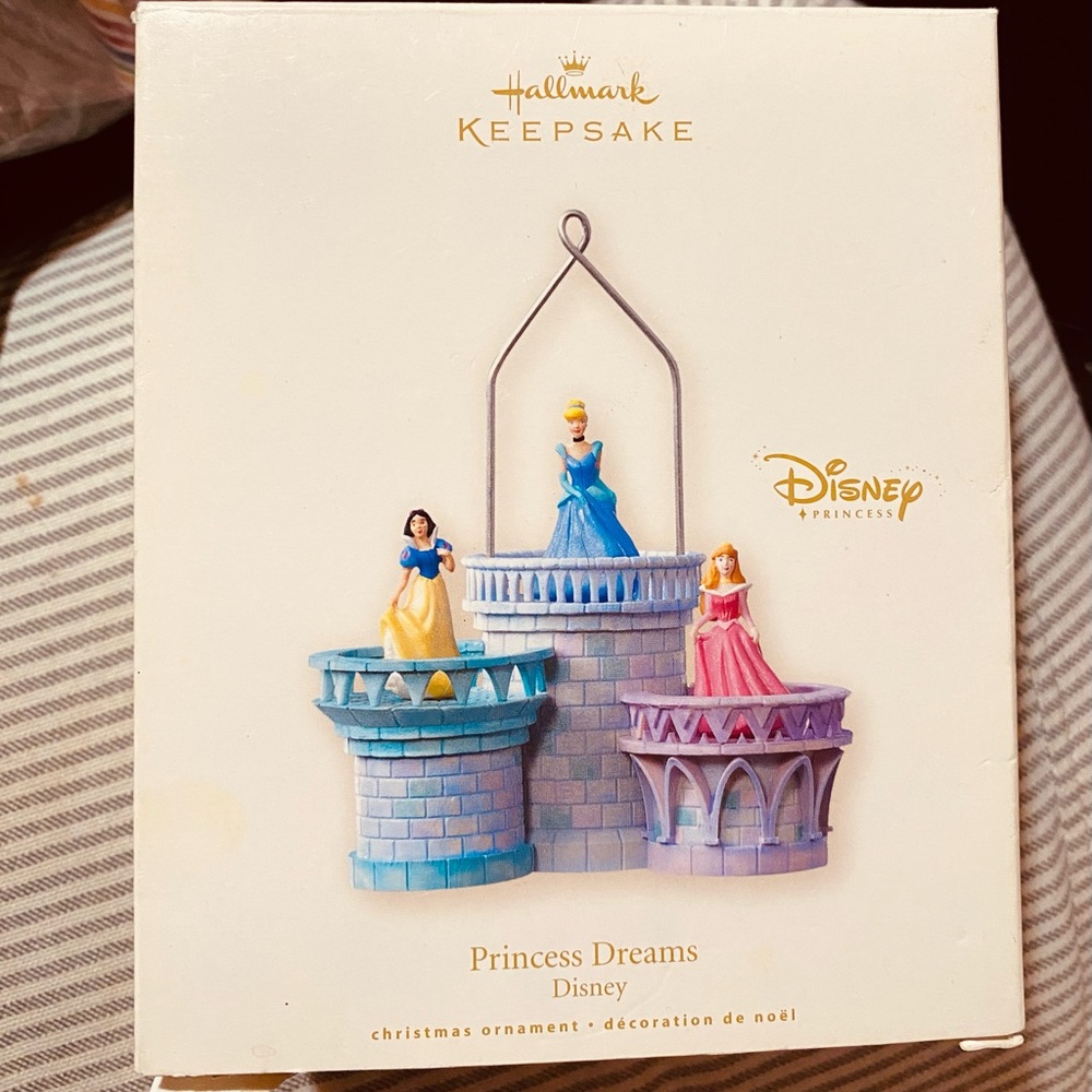 Hallmark Keepsake Disney Princess Dreams Ornament 2008